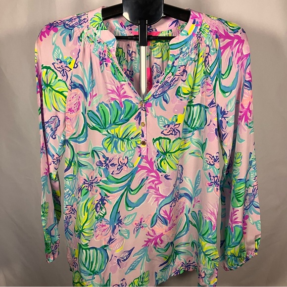 Lilly Pulitzer Tops - NWT Lilly Pulitzer Elsa Mermaid floral Pink and Green woven silk Blouse, Small